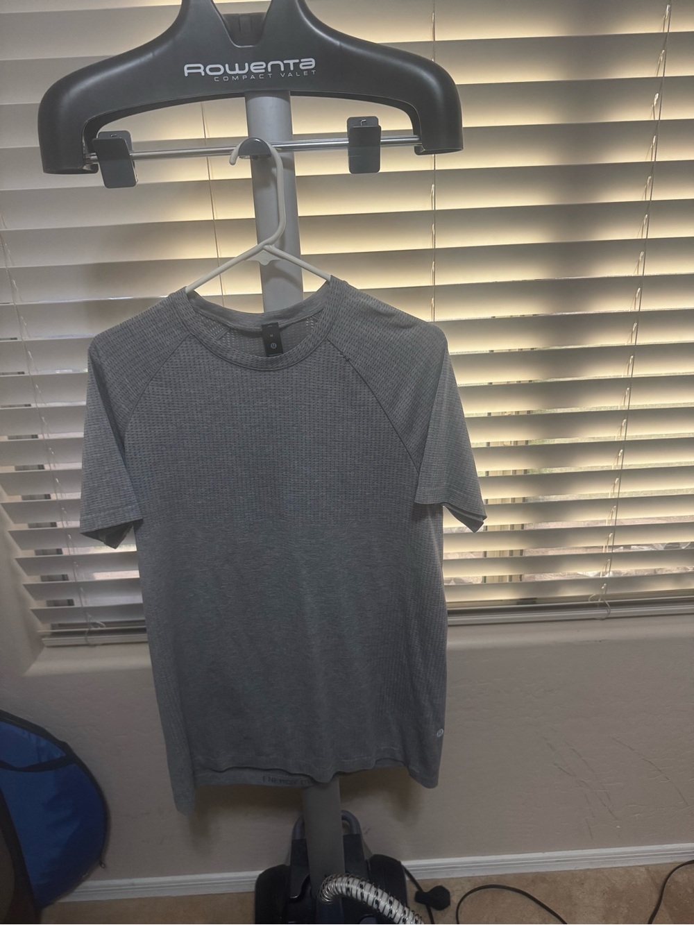 Lululemon Men’s Medium Gray Short Sleeve Performance Training Shirt